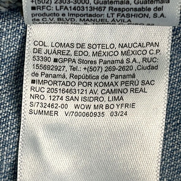 Old Navy Mid-Rise Wow Boyfriend Jeans - Picture 12 of 14